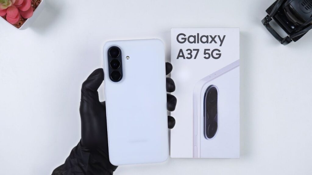 Unboxing Samsung Galaxy A37 5G, Boksnya Tipis Tanpa Charger Bikin Kaget