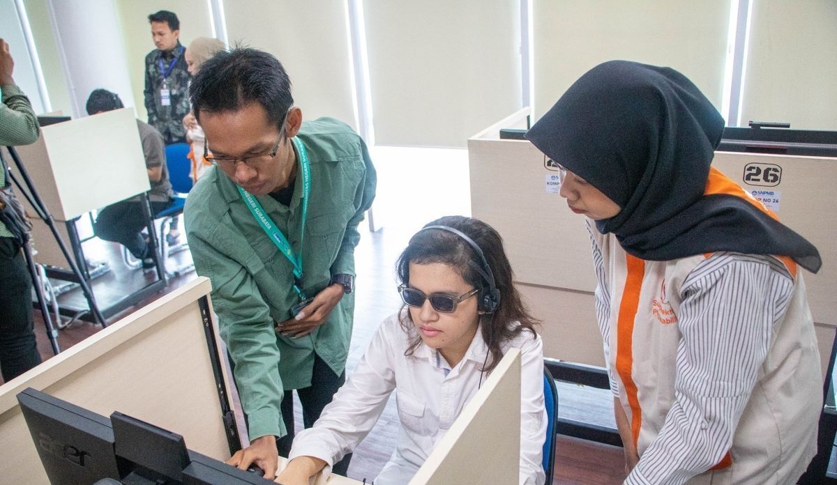 Bisakah Software Audio Membantu Disabilitas Netra Lolos UTBK di Unesa?
